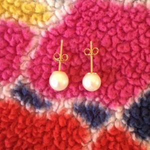 Pearl earrings